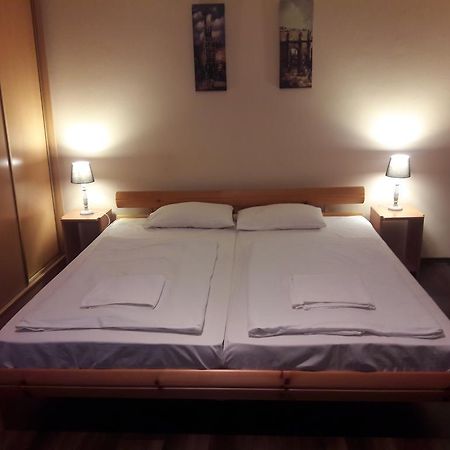 Home Apartman Debrecen Bagian luar foto
