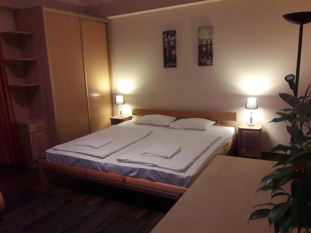 Home Apartman Debrecen Bagian luar foto