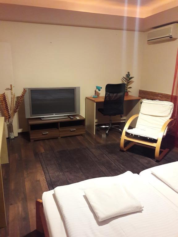 Home Apartman Debrecen Bagian luar foto