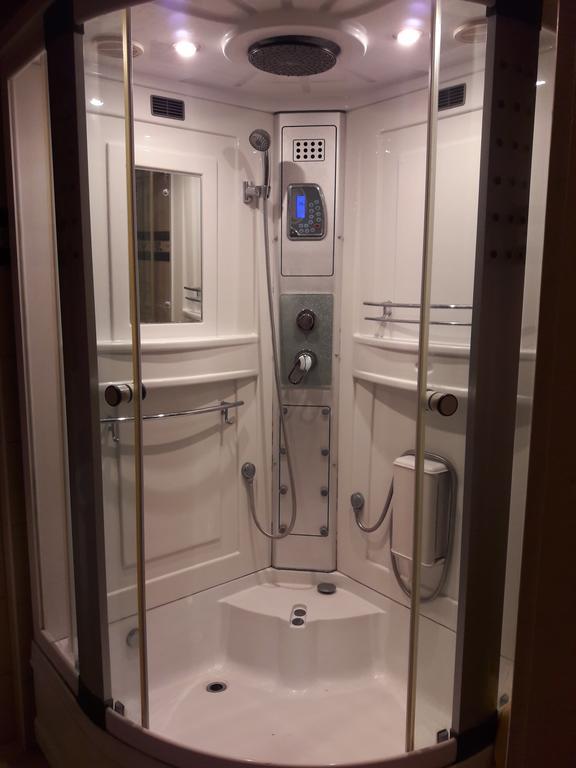 Home Apartman Debrecen Bagian luar foto